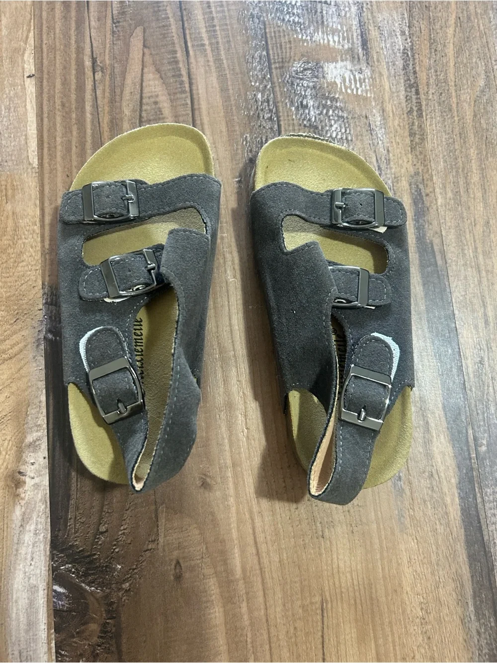 10 Pairs of shoes 9c-12c